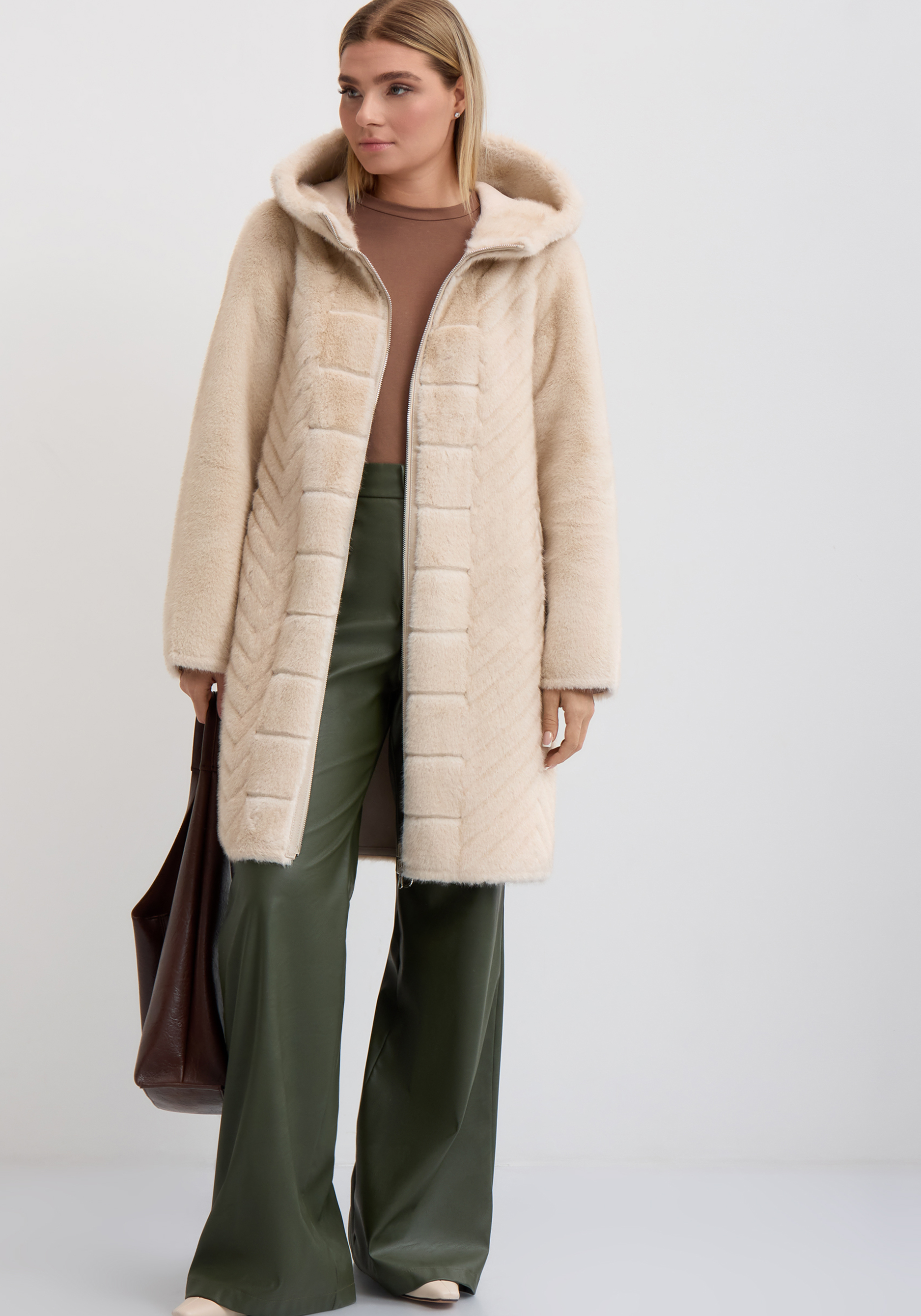 Шуба двухсторонняя "Грейс", Белый
Шуба двухсторонняя "Грейс", Белый