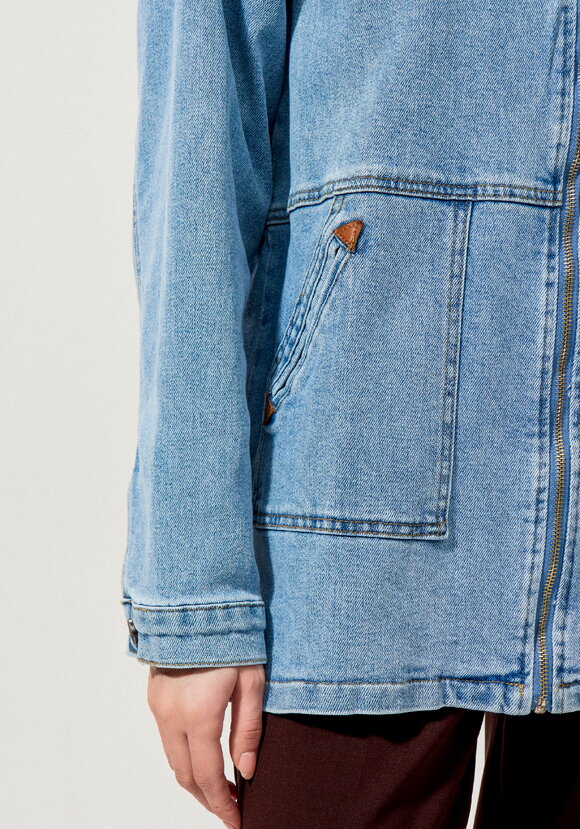 Джинсовая куртка с капюшоном шир.  580, рис. 6