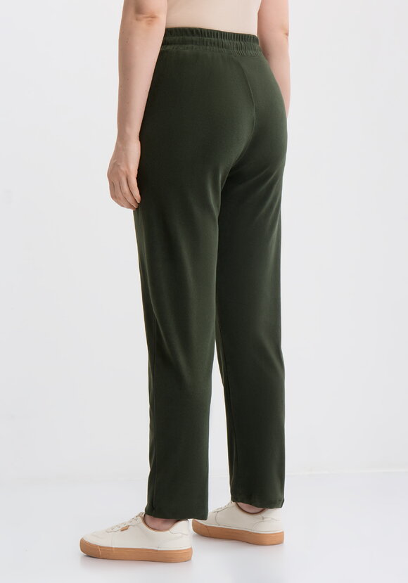 Брюки велюровые прямые на резинке по поясу шир.  580, рис. 9