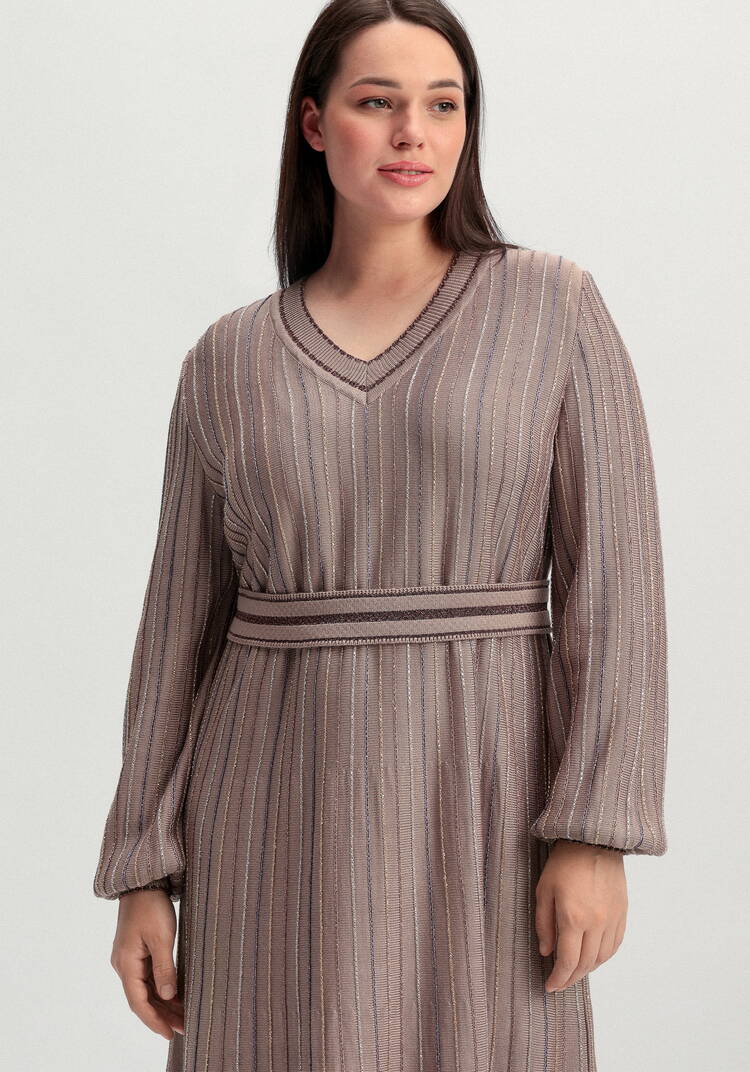 Платье с полосами из метанити шир.  750, рис. 16