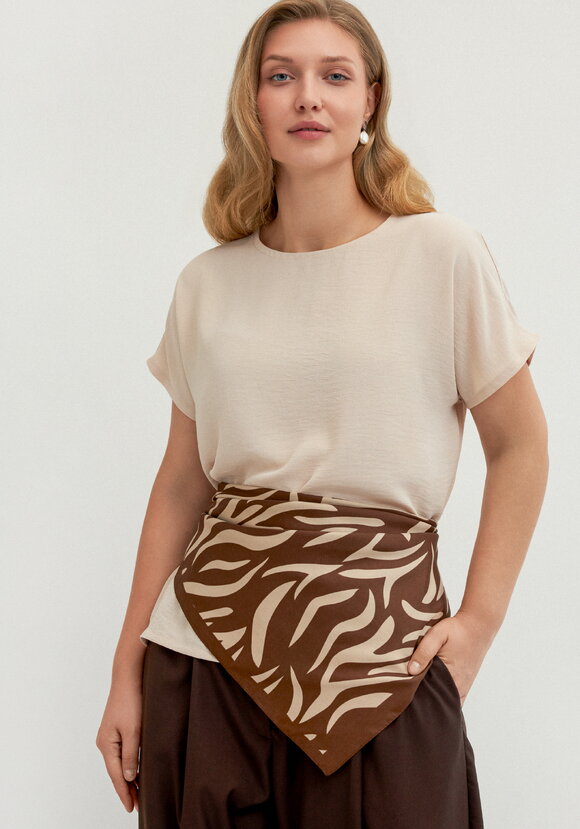 Блуза свободная со спущенным плечом шир.  580, рис. 25