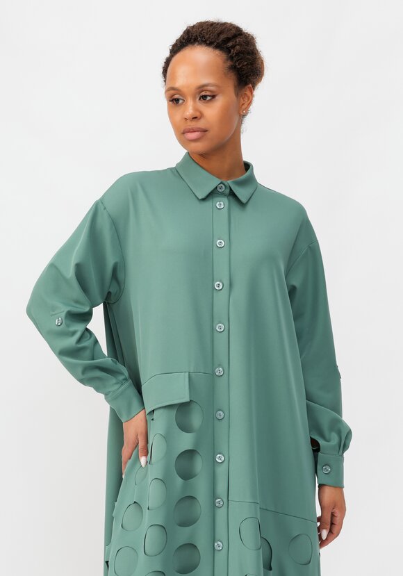 Платье-рубашка с перфорацией шир.  580, рис. 9