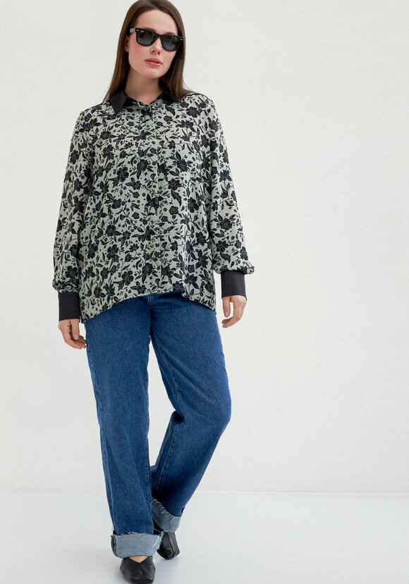 Блуза с контрастными манжетами и воротом шир.  580, рис. 16