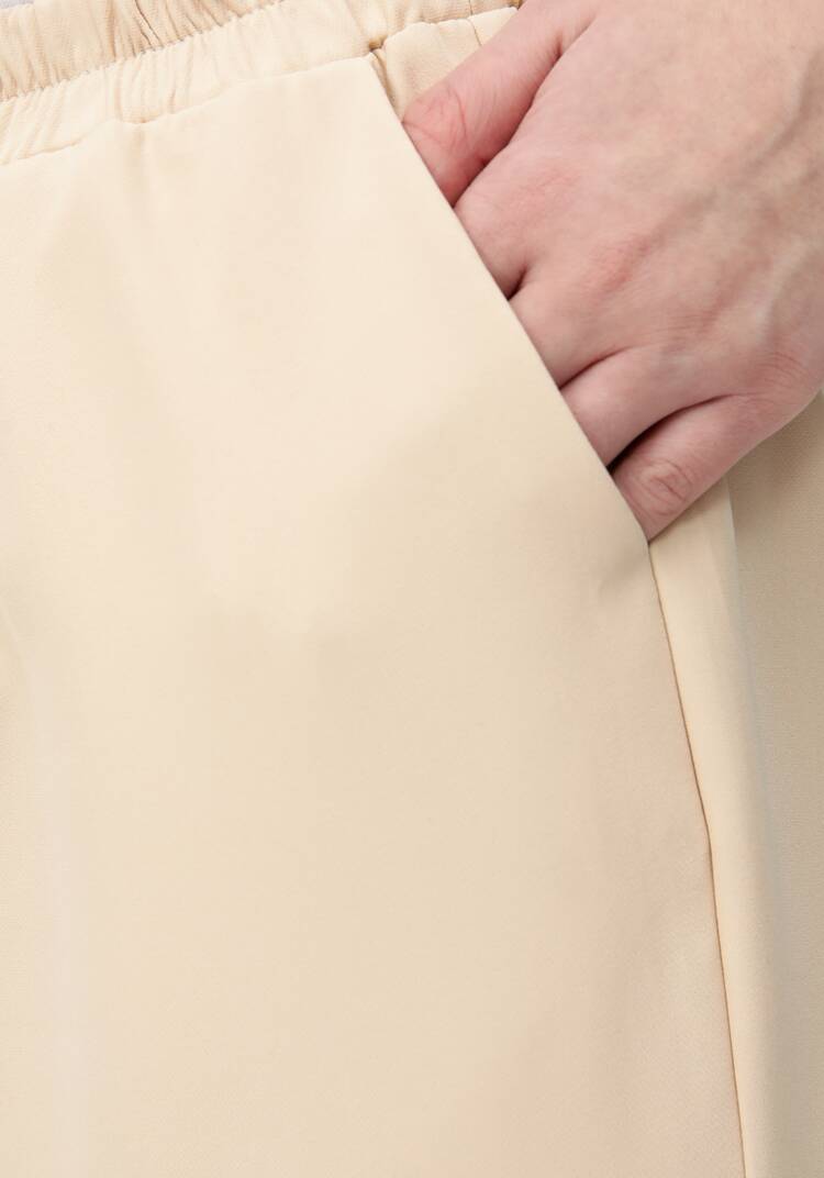 Брюки с карманами и резинкой на поясе шир.  750, рис. 15