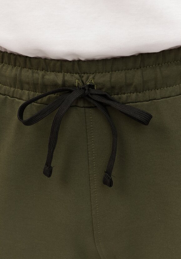 Брюки с вышивкой шир.  580, рис. 11