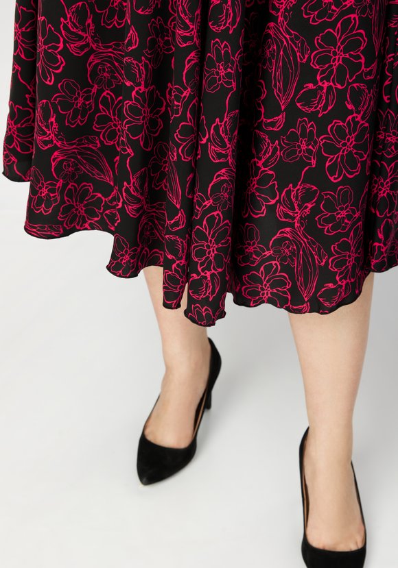 Комплект: пиджак с юбкой шир.  580, рис. 10