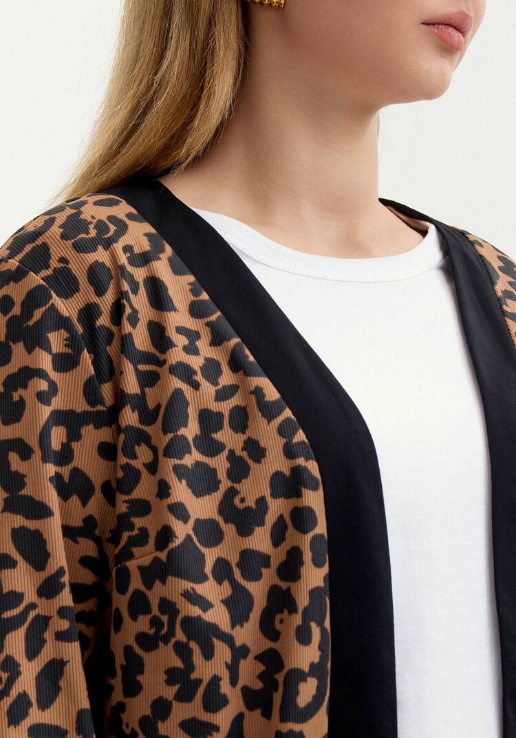 Кардиган с анималистичным пpинтом шир.  750, рис. 13