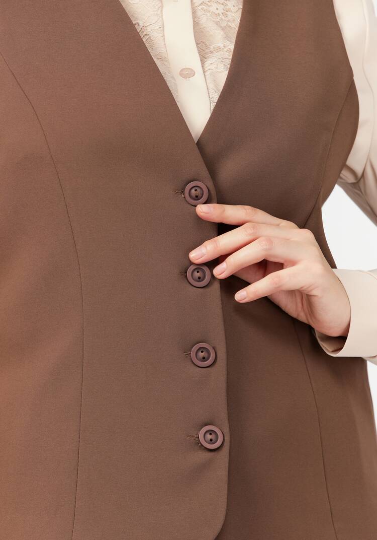 Жилет классический на пуговицах шир.  750, рис. 11