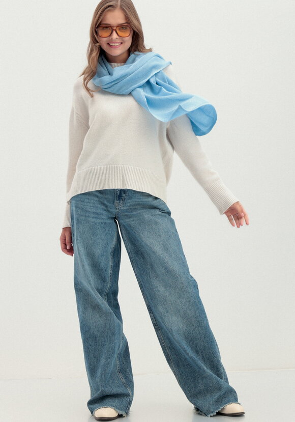 Палантин с нежным фактурным рисунком шир.  580, рис. 26