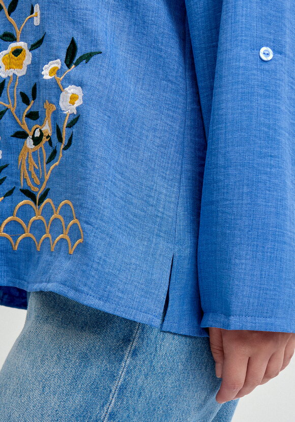 Рубашка с цветочной вышивкой по низу шир.  580, рис. 6