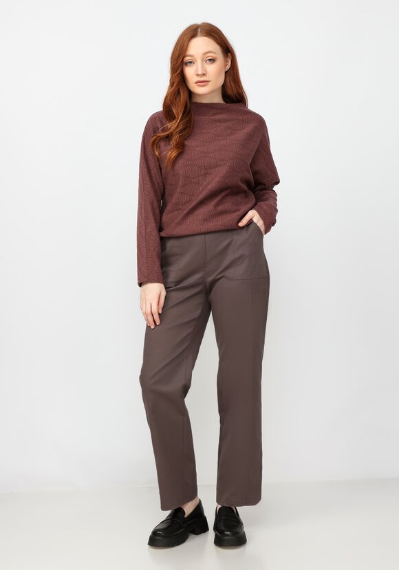 Брюки прямые с рельефами и отстрочками шир.  580, рис. 12