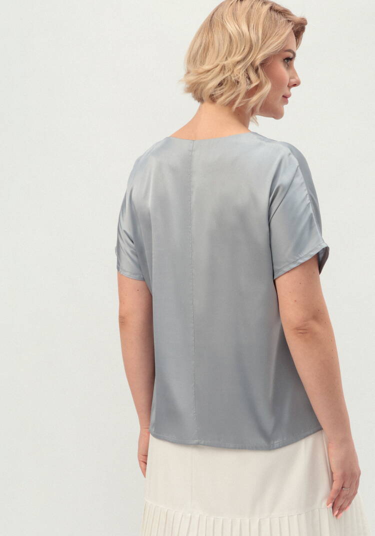 Блуза шелковая с V-образным вырезом шир.  750, рис. 28