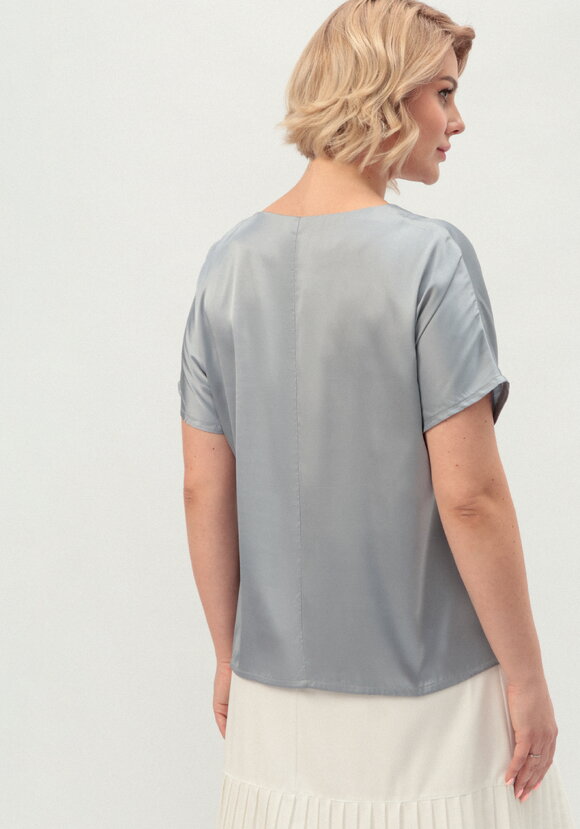 Блуза шелковая с V-образным вырезом шир.  580, рис. 28