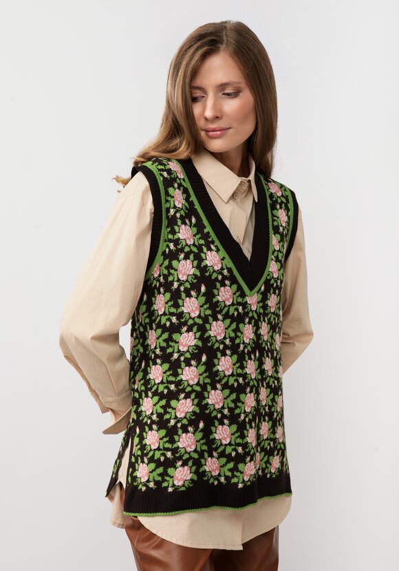 Жилет женский с цветочным рисунком шир.  580, рис. 15