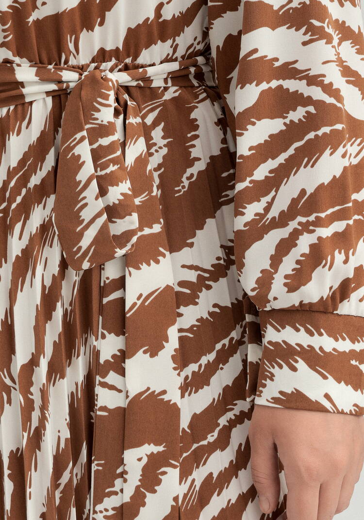 Платье с плиссированной юбкой шир.  750, рис. 6