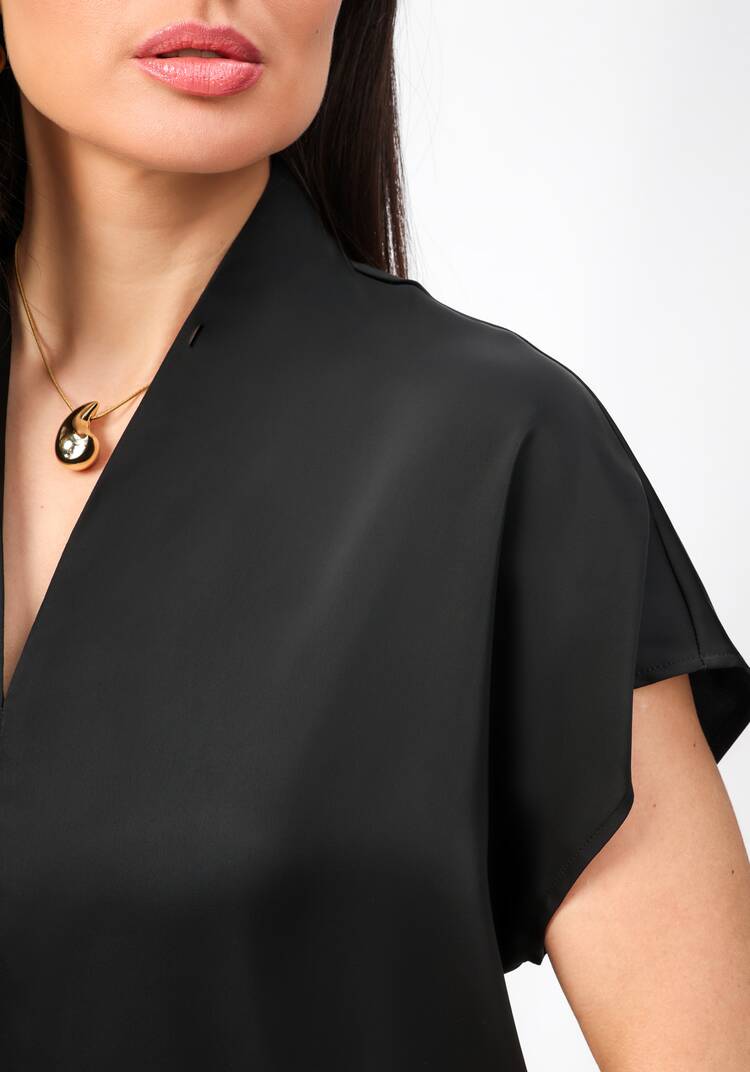 Блуза с V-образным вырезом с коротким рукавом шир.  750, рис. 15