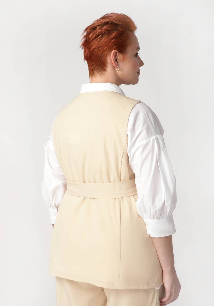 Жилет двубортный под пояс шир.  750, рис. 11