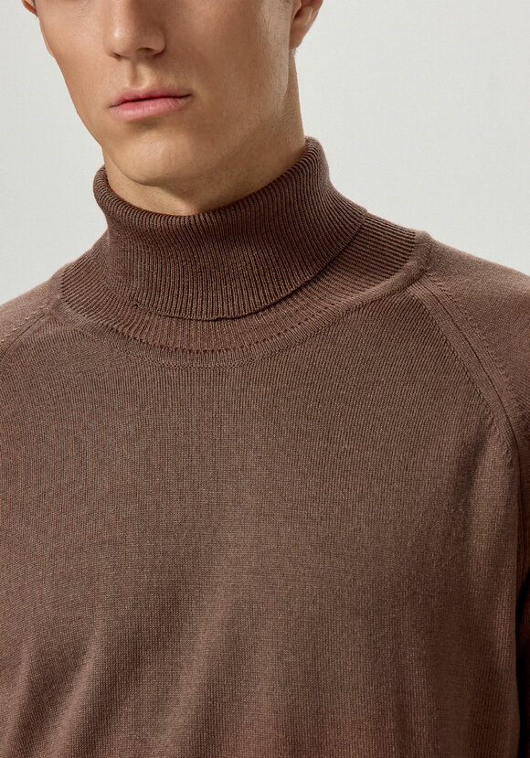 Свитер базовый с высоким воротом шир.  580, рис. 28