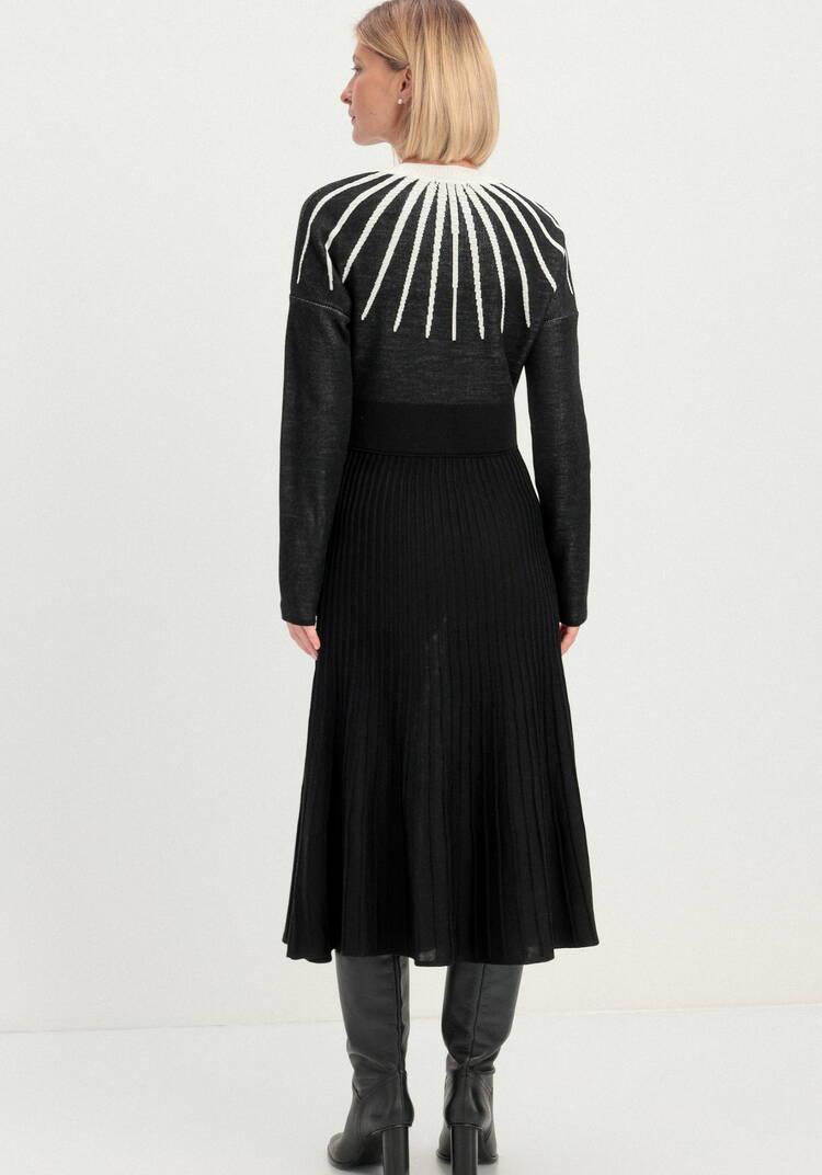 Платье с жемчужным узором на груди шир.  750, рис. 3