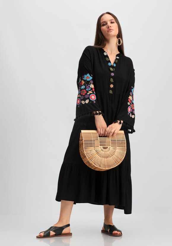 Платье ярусное с вышивкой и бахромой шир.  580, рис. 9