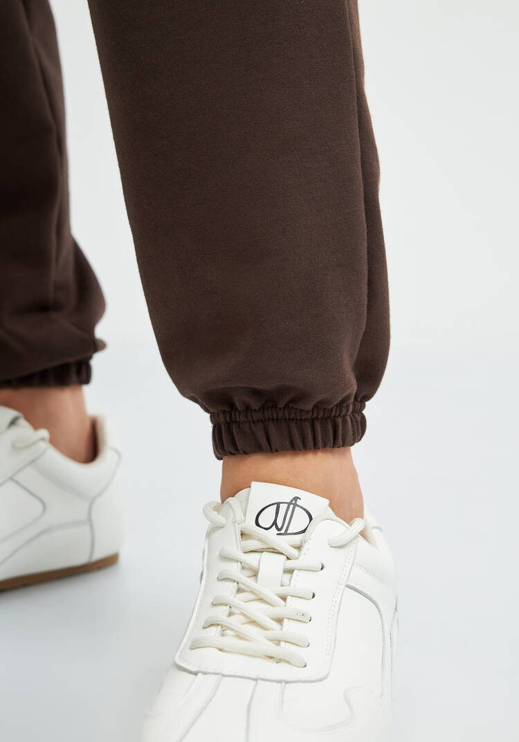 Брюки из трикотажа на резинке шир.  750, рис. 18