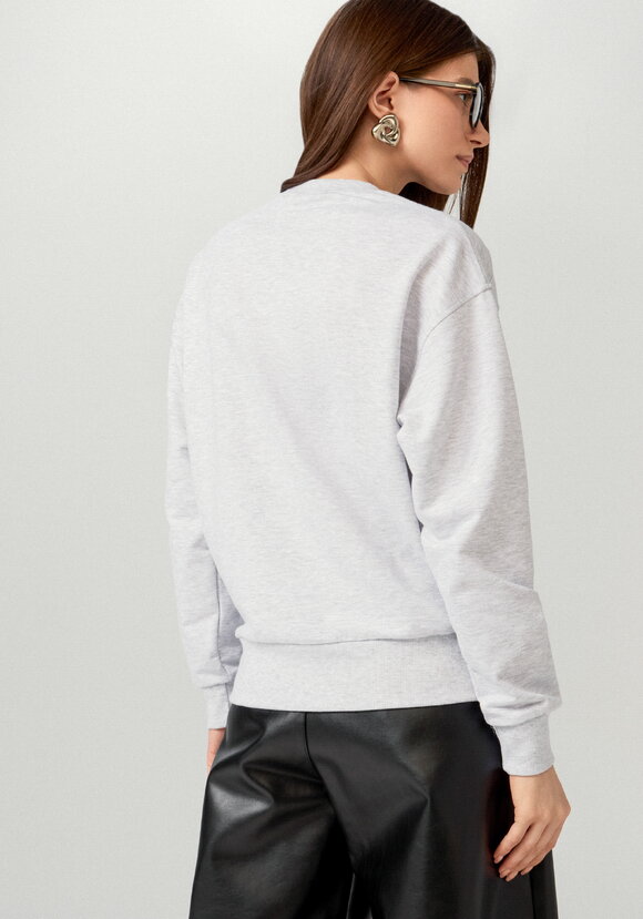 Свитшот с леттерингом на груди шир.  580, рис. 12