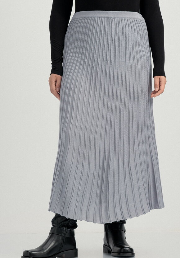 Юбка A-образного силуэта с имитацией плиссе шир.  580, рис. 20