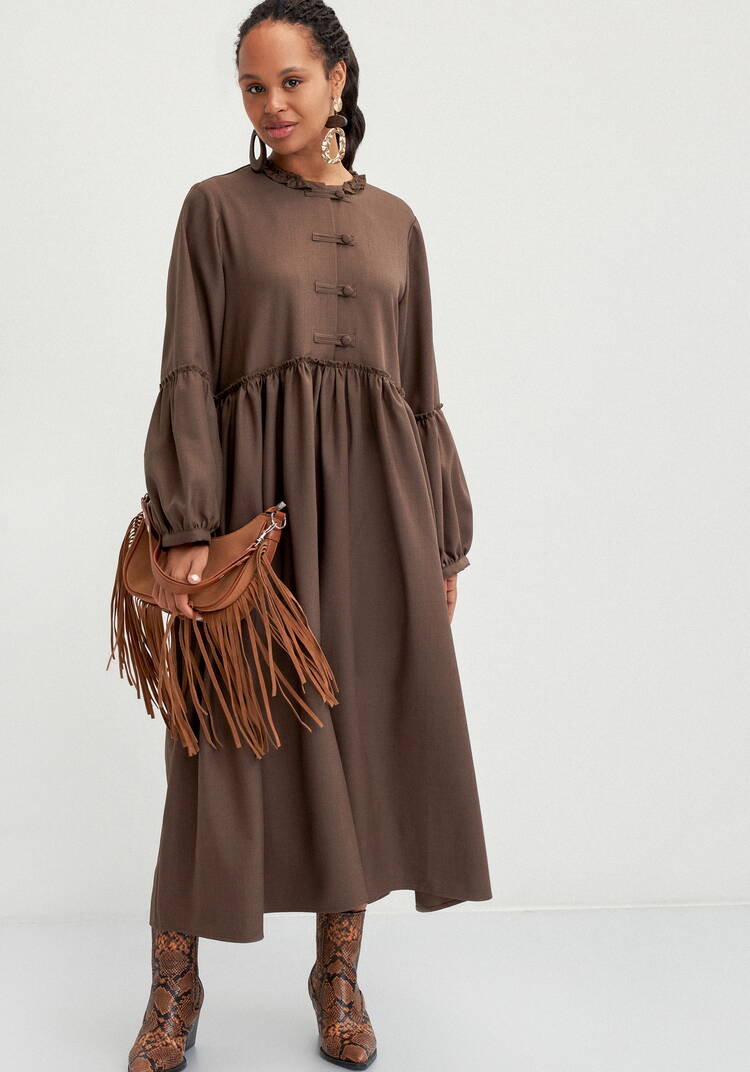 Платье с обьемными рукавами шир.  750, рис. 16