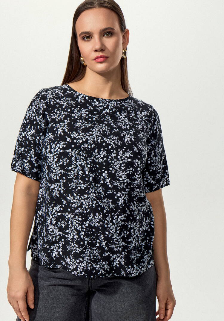 Блуза с пуговицей по спинке шир.  750, рис. 8