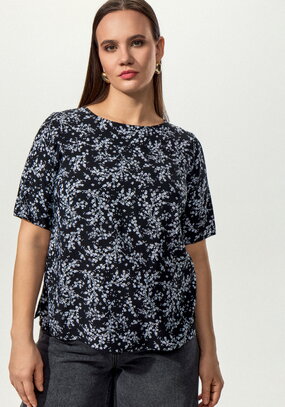 Блуза с пуговицей по спинке