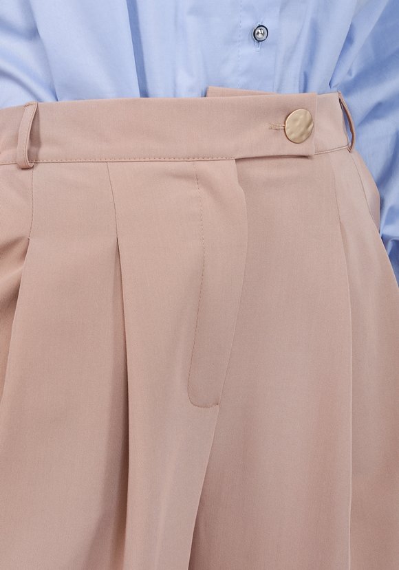 Брюки с защипами на талии шир.  580, рис. 8