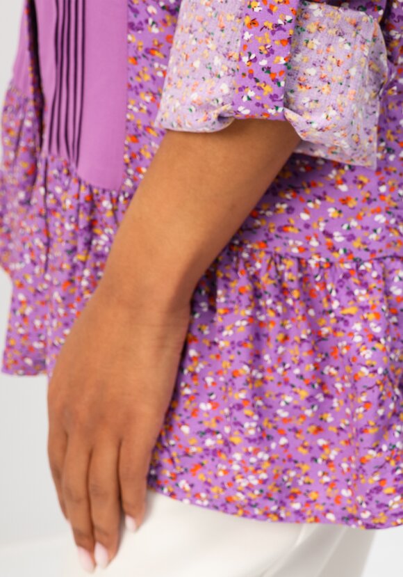 Блуза со складками впереди шир.  580, рис. 21