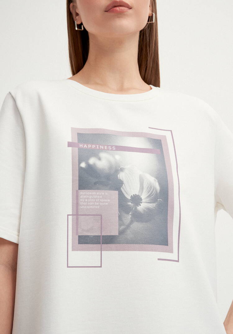 Костюм с флористическим принтом на футболке шир.  750, рис. 40