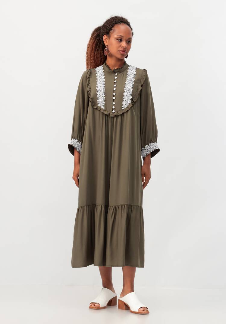 Платье с воротником-стойкой и кружевом шир.  750, рис. 4