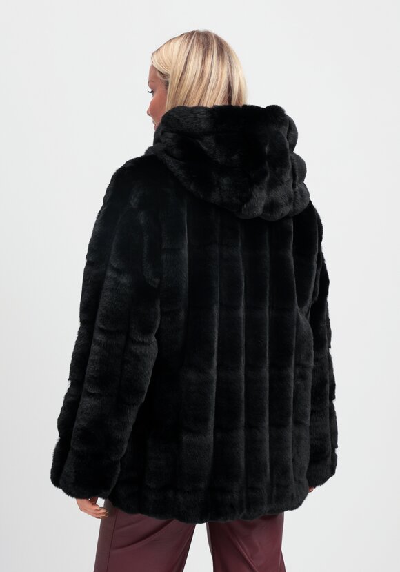 Шуба фактурная с капюшоном и брошью шир.  580, рис. 3