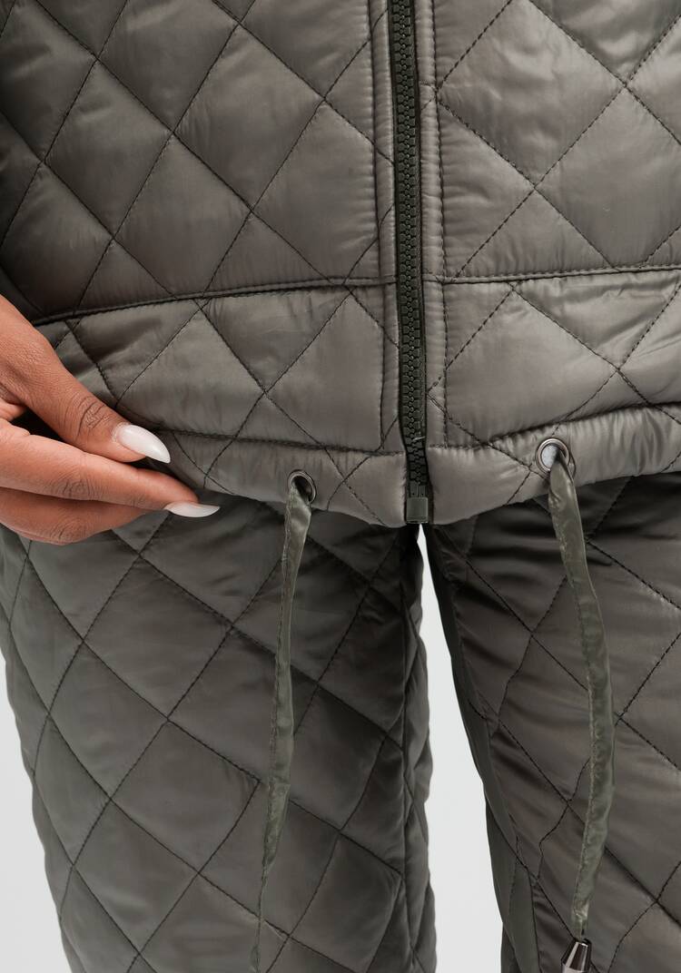 Куртка стёганая с капюшоном шир.  750, рис. 18