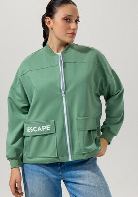 Бомбер с кулиской по низу