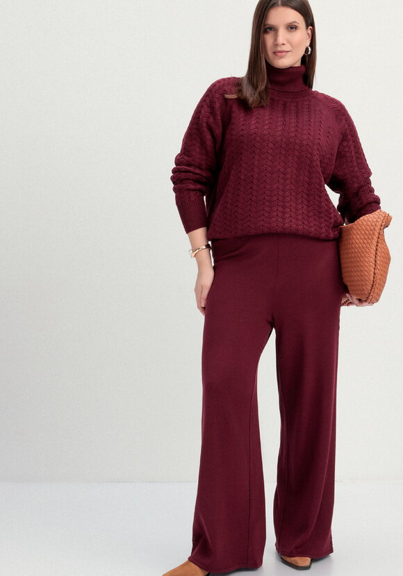 Брюки прямые свободной посадки с лампасами шир.  580, рис. 25