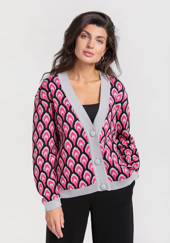 Кардиган с рисунком по стану и рукавам шир.  580, рис. 27