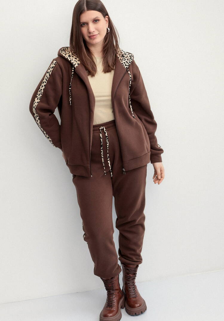 Брюки с леопардовыми лампасами шир.  750, рис. 17