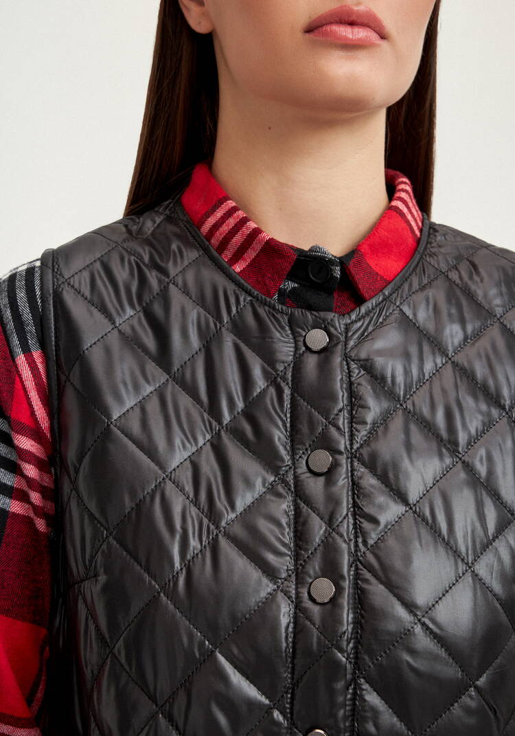 Жилет стёганый с застёжкой на кнопки шир.  750, рис. 5