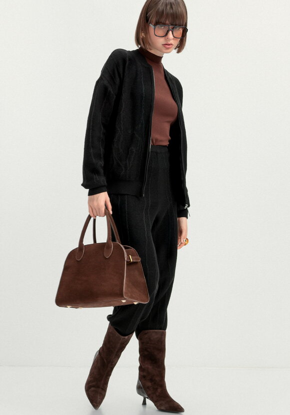 Брюки джоггеры с фактурным рисунком шир.  580, рис. 18