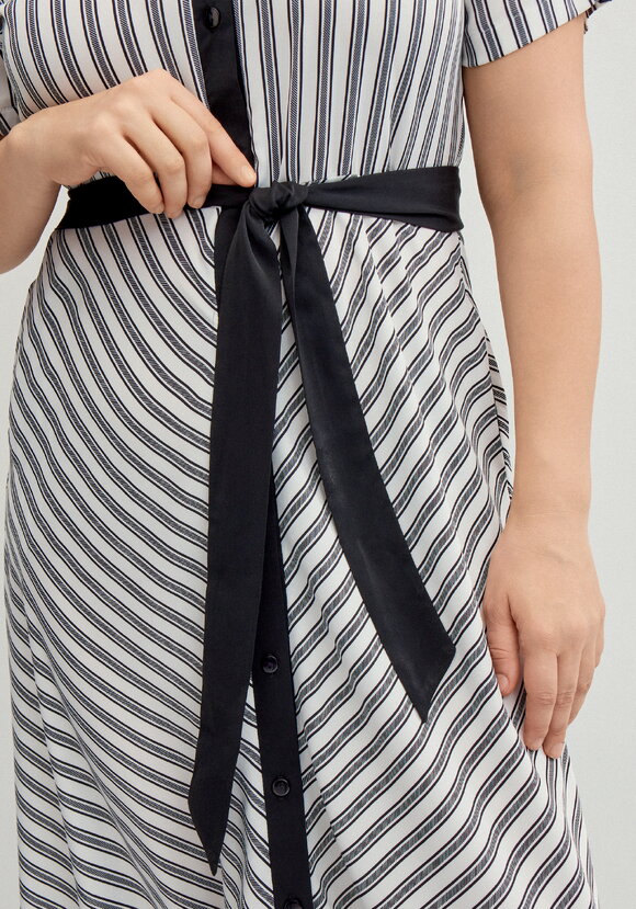 Платье в полоску с контрастной окантовкой шир.  580, рис. 14