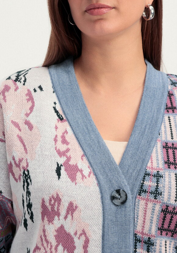 Кардиган жаккардовый с рисунком на пуговицах шир.  580, рис. 21