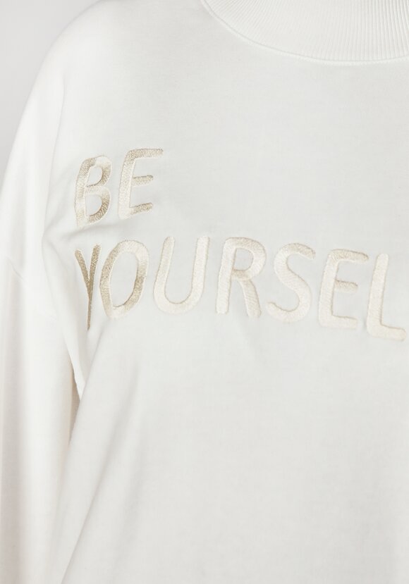 Свитшот с вышивкой шир.  580, рис. 9