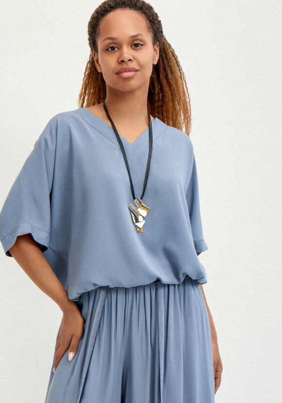 Блуза с кулоном свободного кроя шир.  580, рис. 10