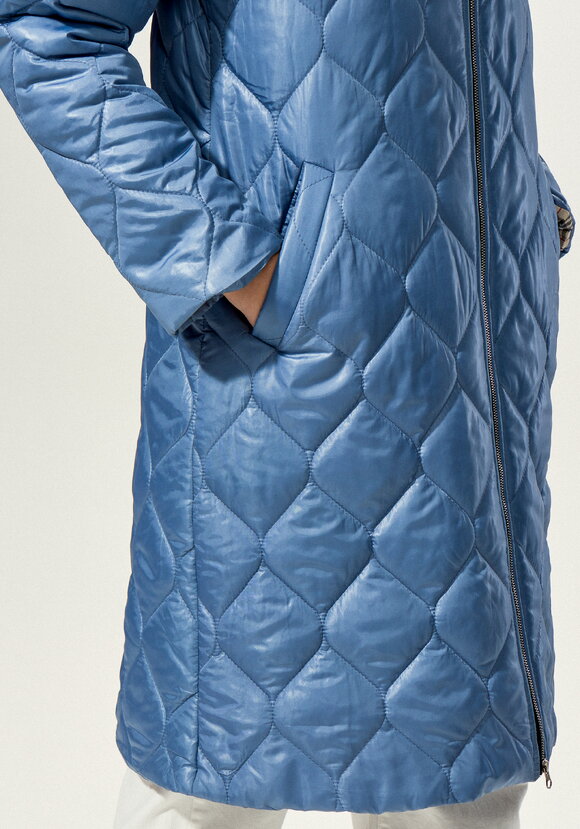 Куртка прямого кроя с капюшоном на молнии шир.  580, рис. 22