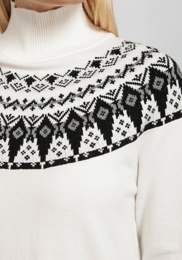 Джемпер с орнаментом на груди шир.  580, рис. 5