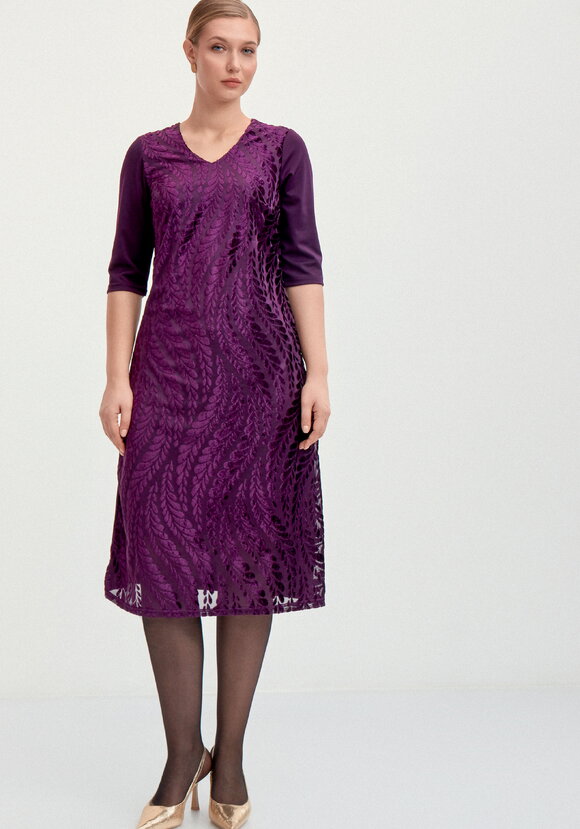 Платье из панбархата и трикотажа шир.  580, рис. 32