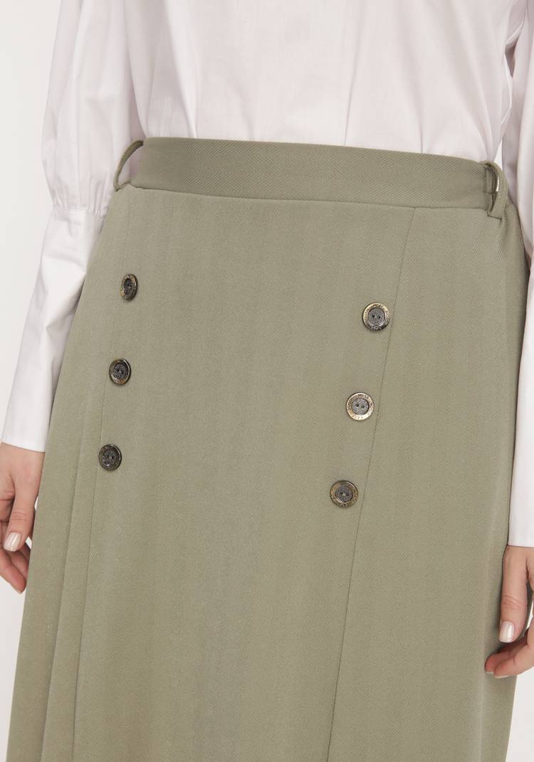 Юбка с декоративными пуговицами и разрезом шир.  750, рис. 6